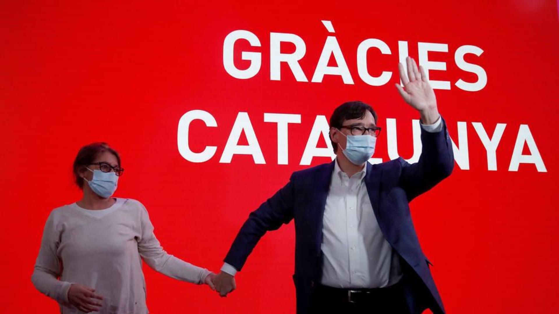 Illa celebra la victoria en la sede del PSC.
