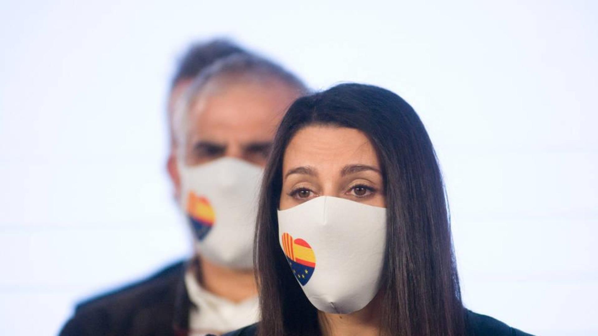 Arrimadas descarta dimitir tras la debacle electoral en Cataluña