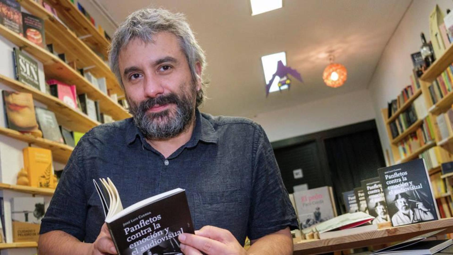 Un libro desvela cartas y textos inéditos sobre José Luis Cuerda