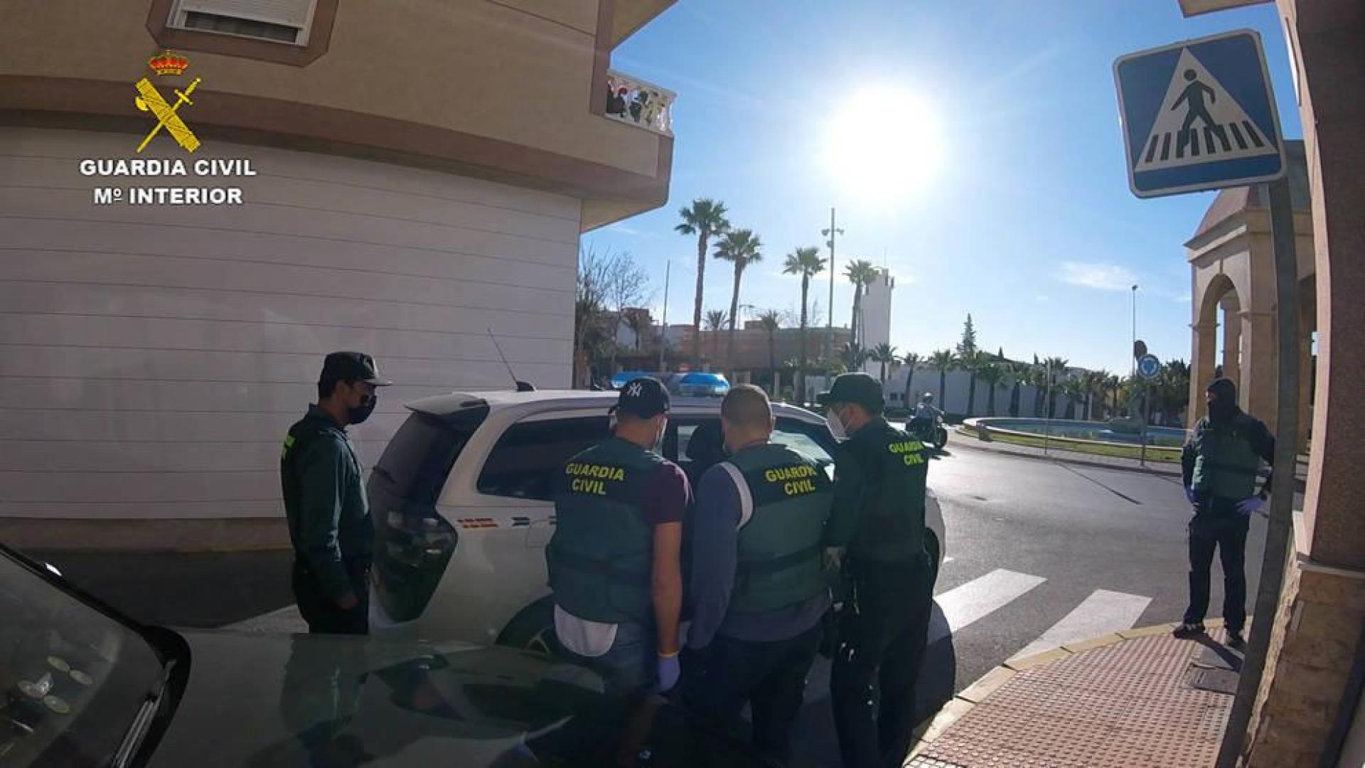 Desmantelan una red que tramitaba permisos de residencia a falsas víctimas de violencia de género