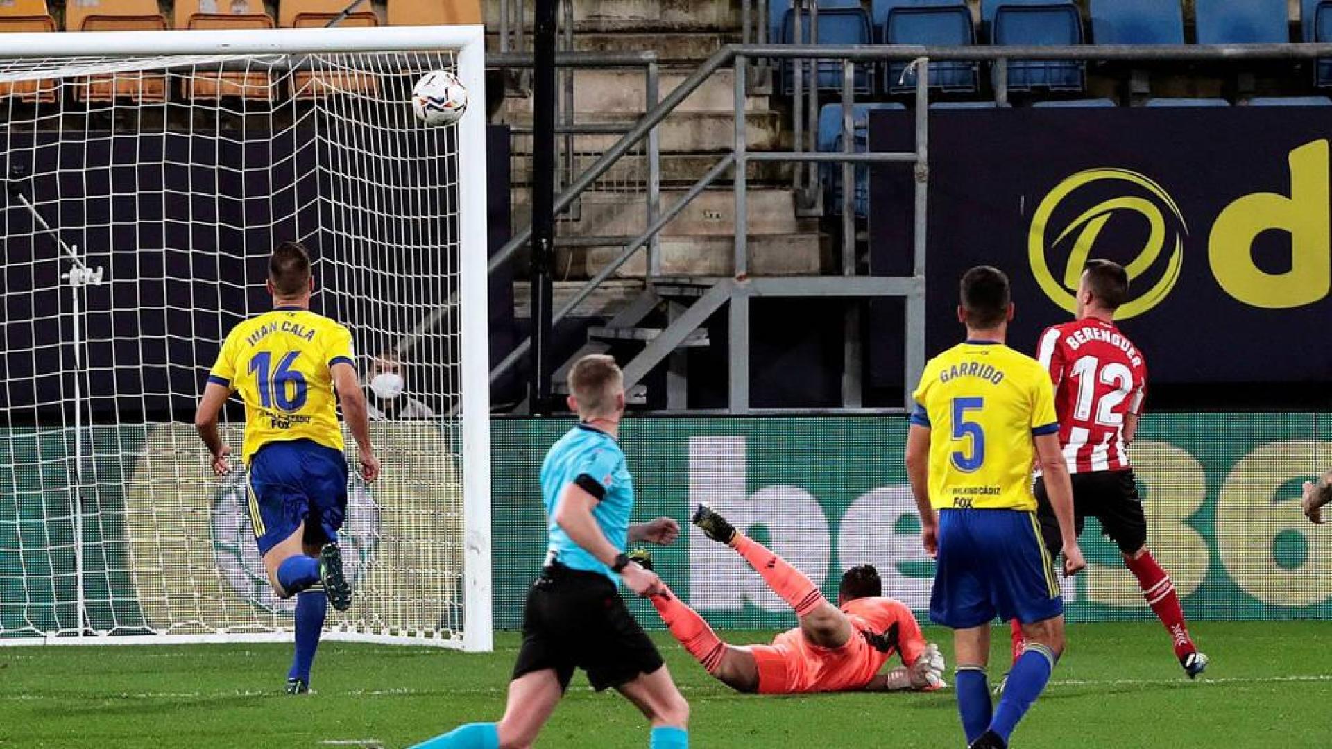 Berenguer lidera la goleada del Athletic en el Carranza
