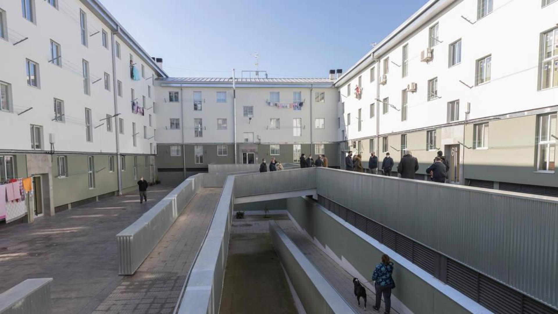 Estado actual de los bloques conocidos como Scalextric del barrio de Lourdes de Tudela, tras las obras de mejora en la eficiencia energética de sus viviendas.