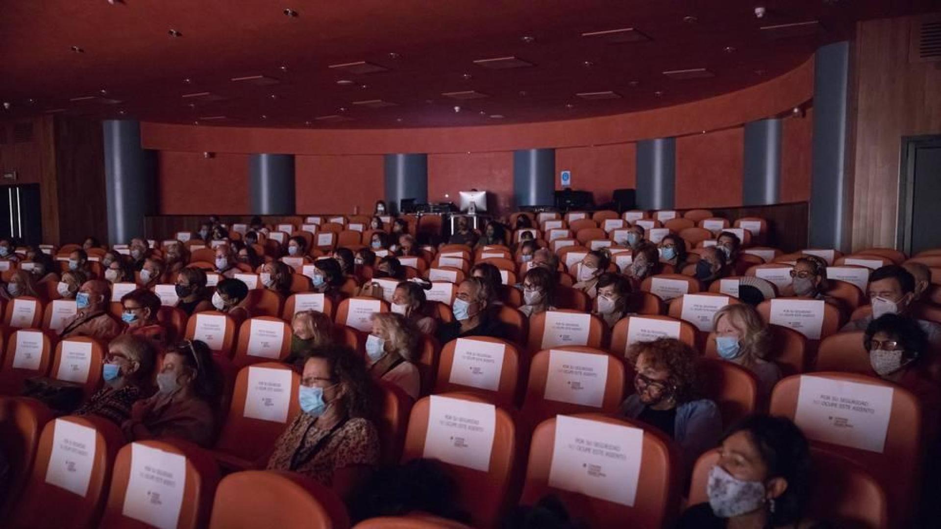 El cierre a las 21 horas afectará a decenas de espectáculos