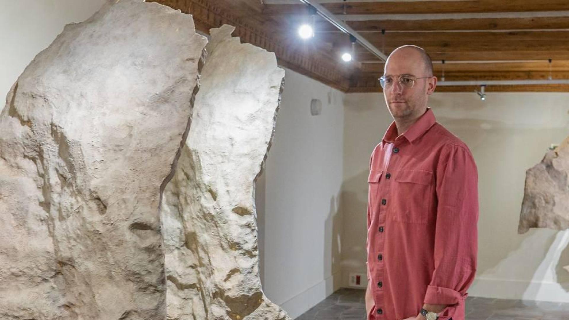 “Intento que mis obras sean un espejo en el que leerse a sí mismo y a la sociedad”