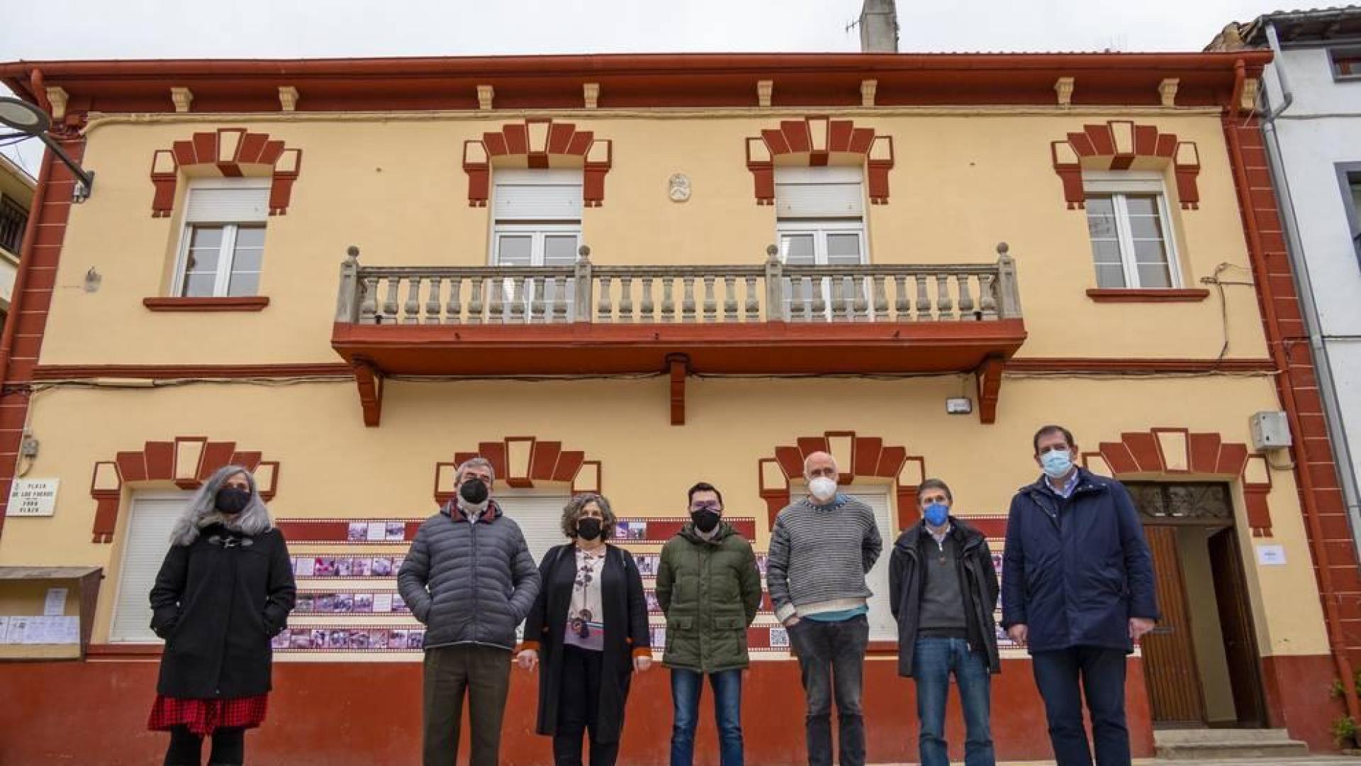 Los pueblos de Andía reabren para trabajar una escuela centenaria