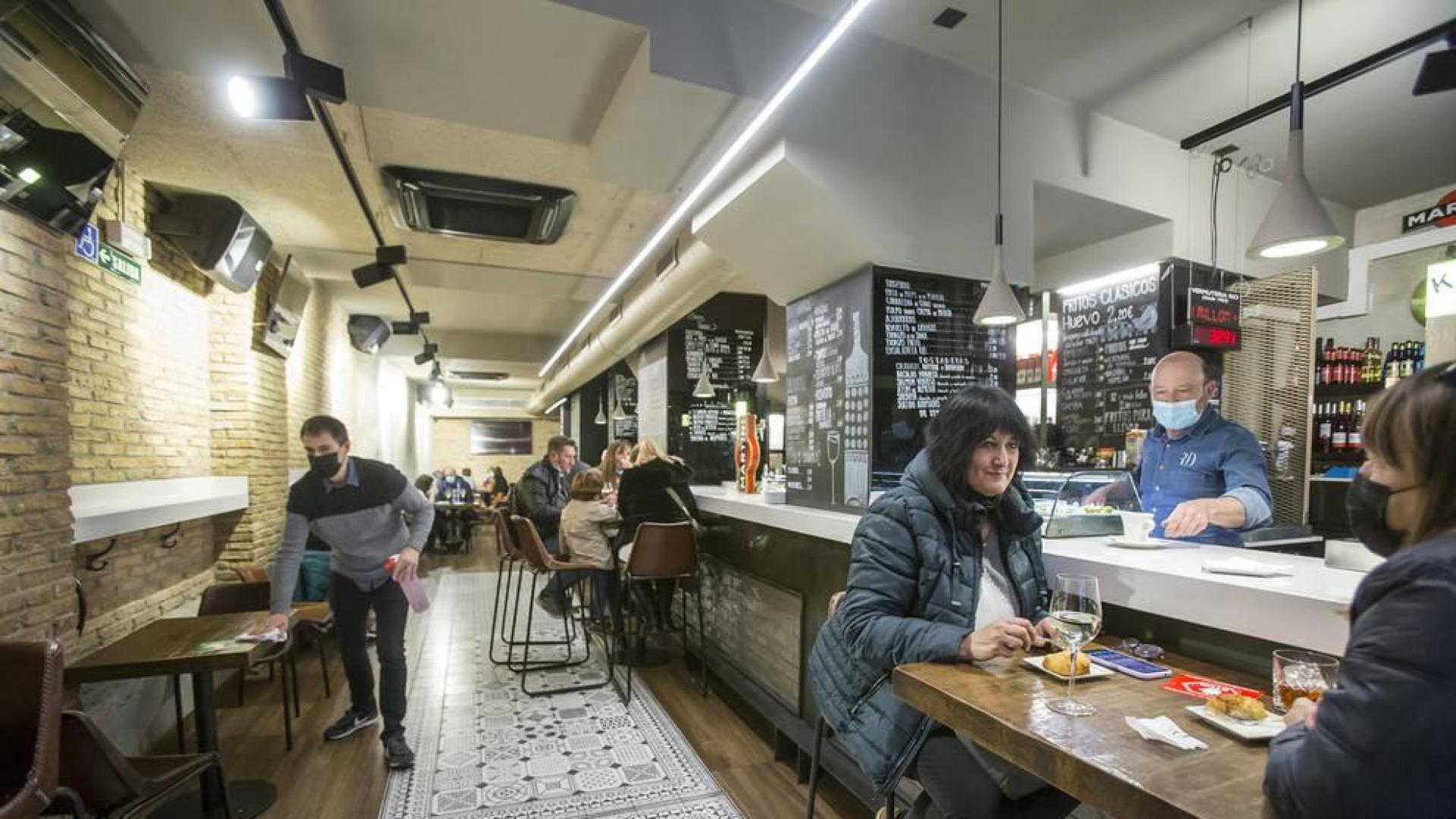 Restaurantes en Pamplona con el cartel de completo