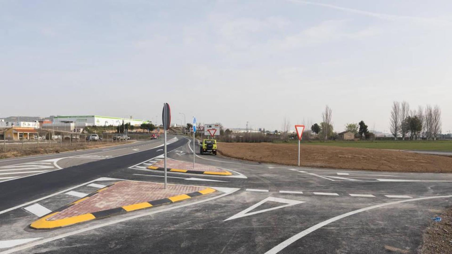 Terminan las obras de la carretera que enlaza el camino agrícola paralelo a la A-68