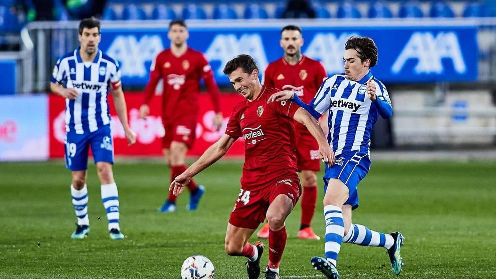 Galería de fotos del partido entre Alavés y Osasuna en Mendizorroza.