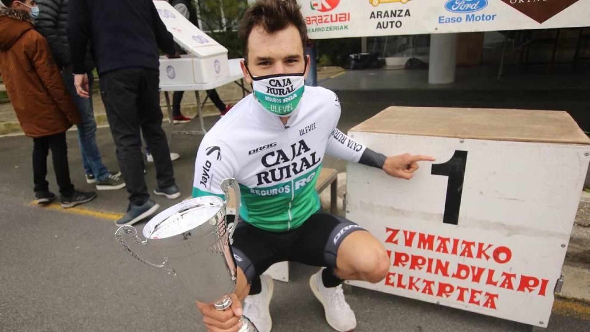 Caja Rural-RGA pega primero