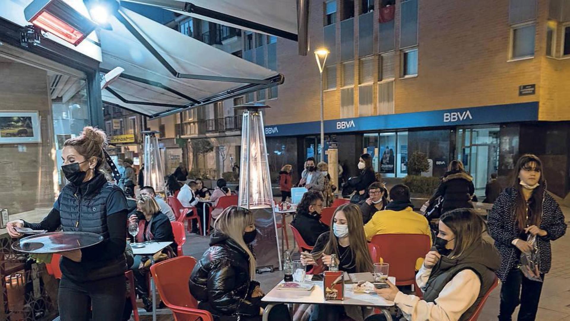 Navarra planea reabrir el interior de la hostelería a partir del día 26