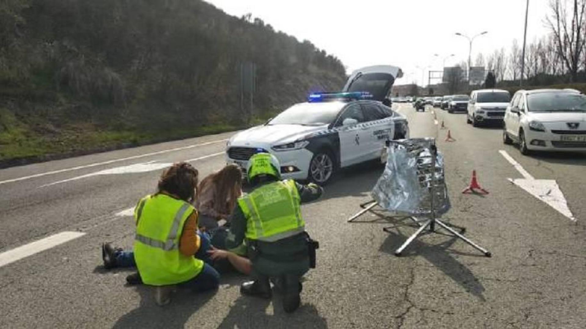 Herido leve un motorista en un accidente en la PA-30 en Sarriguren