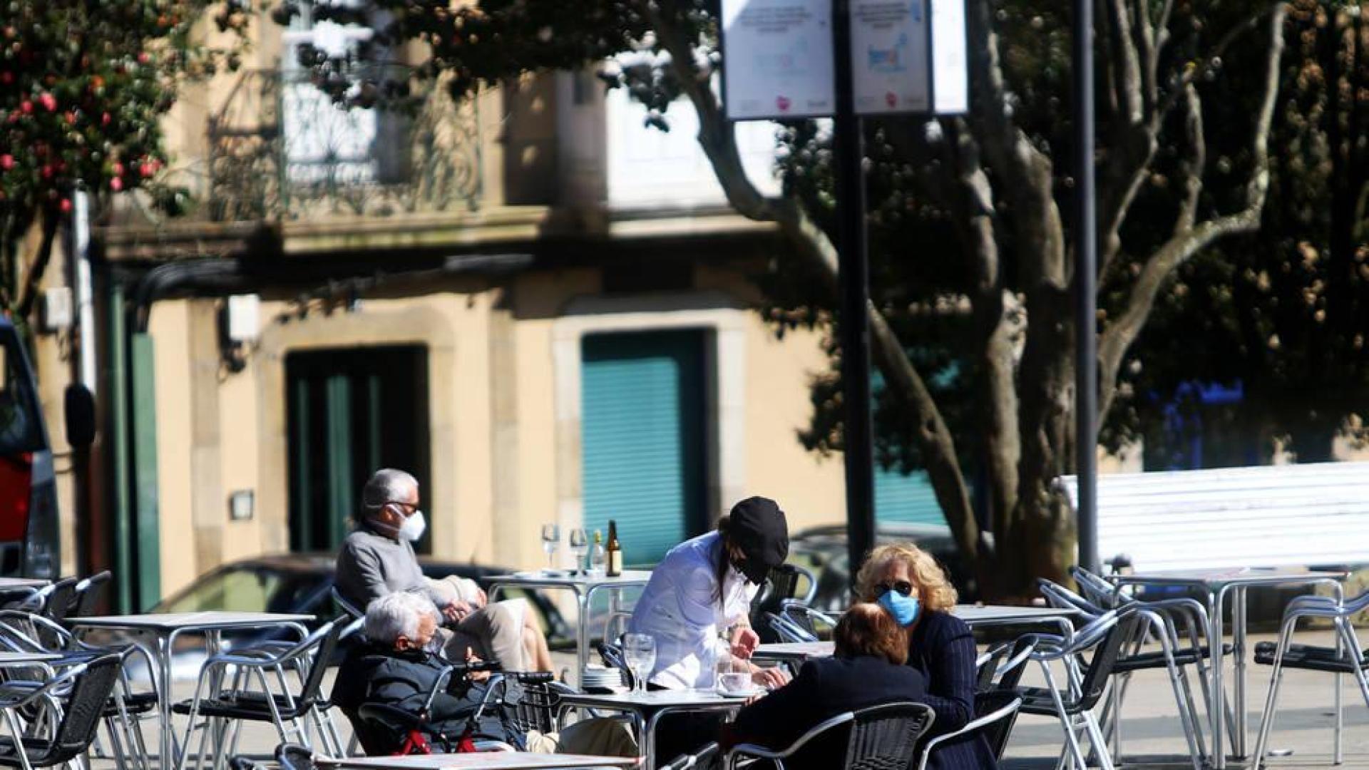 España sale de la situación de "riesgo alto", con una incidencia de 149 casos