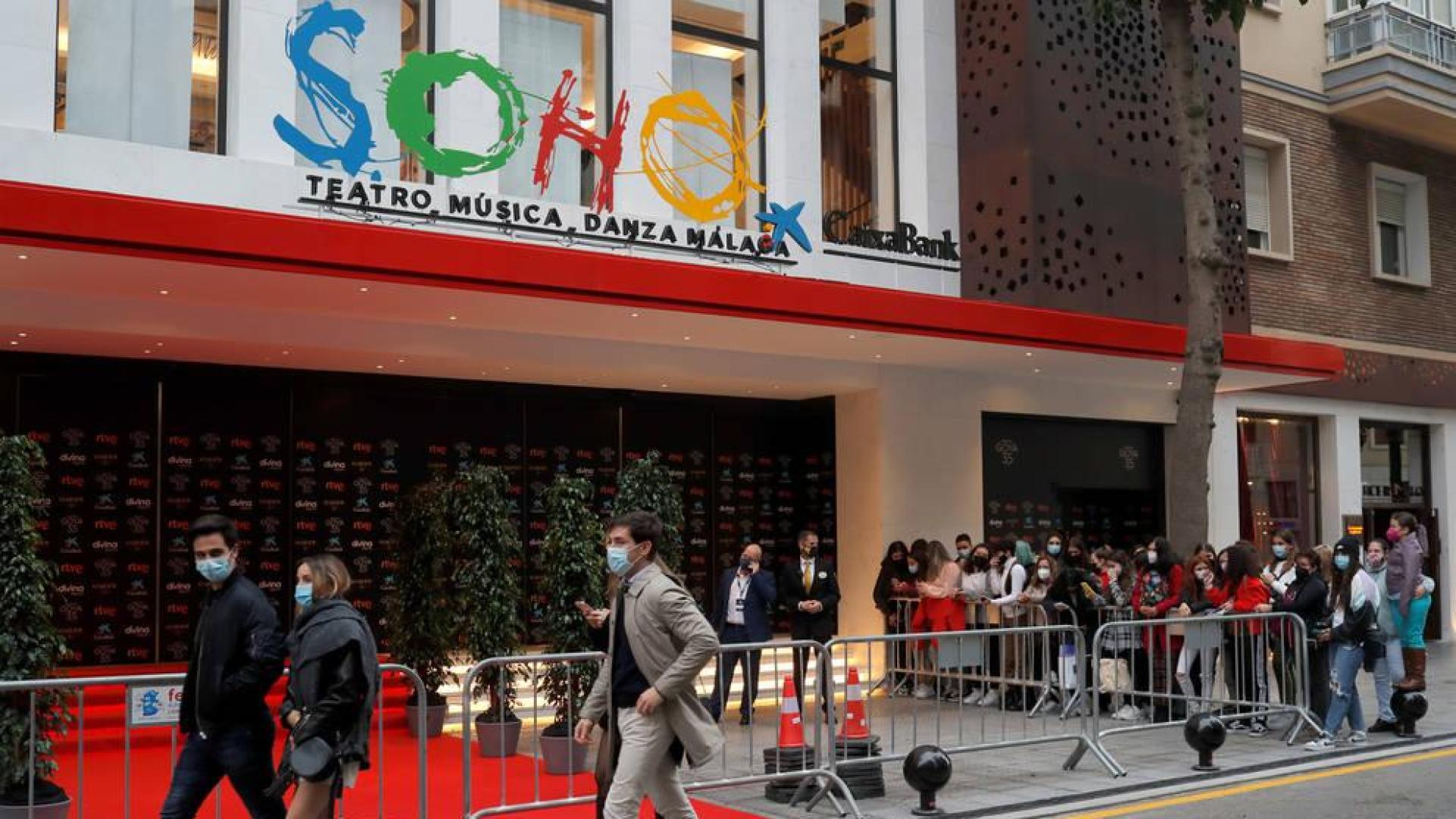 Alfombra roja en el Teatro Soho de Málaga que acoger la 35 edición de los Premios Goya
