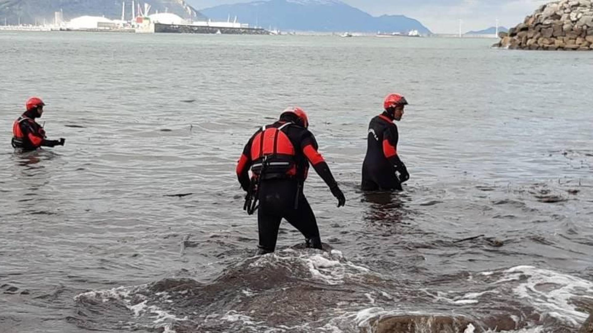 La Ertzaintza busca más restos humanos en el litoral de Getxo