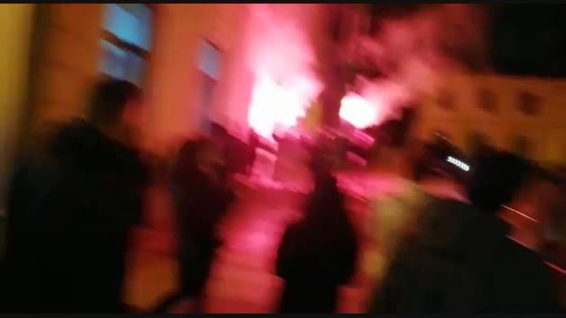 Recibimiento a Asier Martínez a su llegada a Pamplona