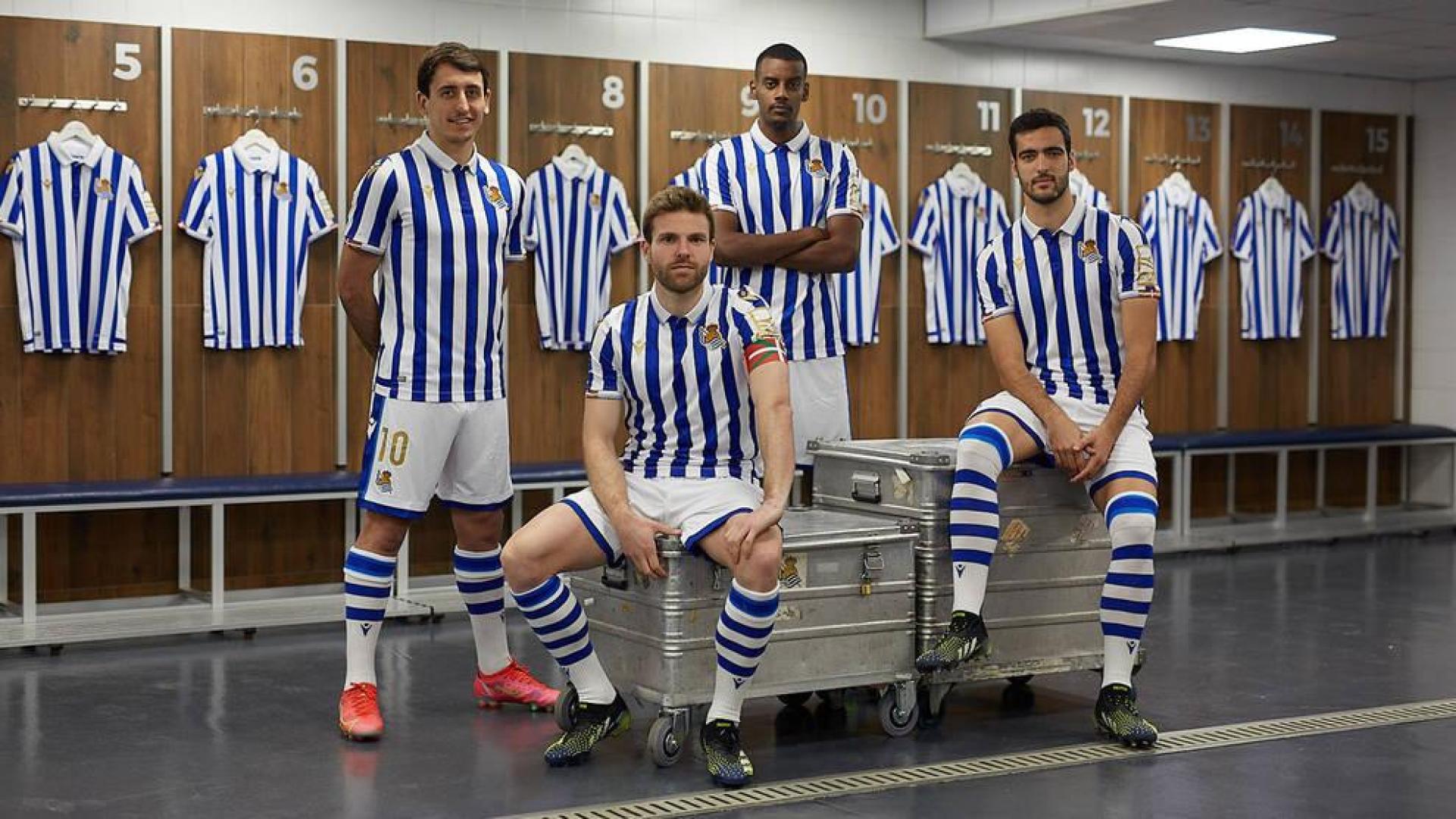 La Real presenta la camiseta de la final de Copa