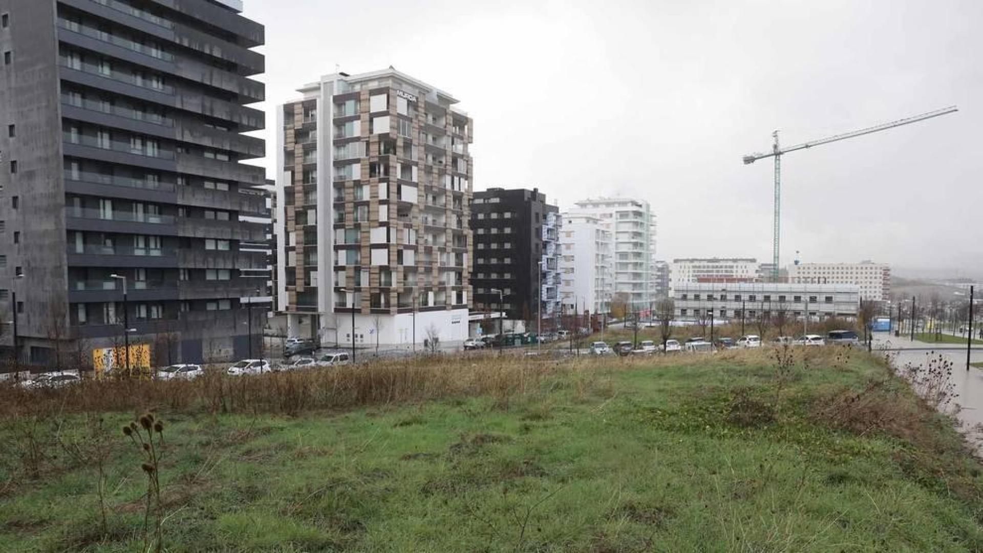 Un hotel que ocupará casi una manzana completa, una residencia de estudiantes y otra para personas mayores se van a repartir a lo largo de la avenida Juan Pablo II