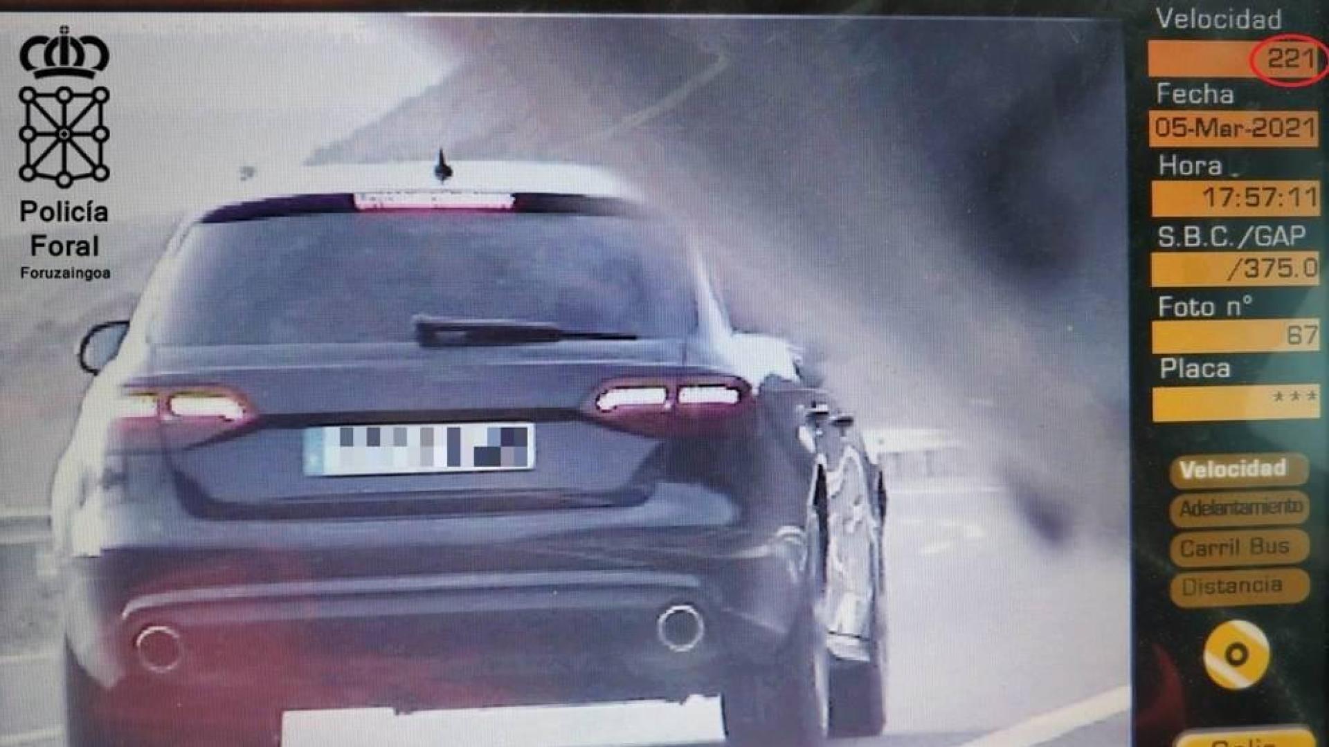 Condenado a 8 meses sin carné por conducir a 221 km/h por la A-21 en Ibargoiti