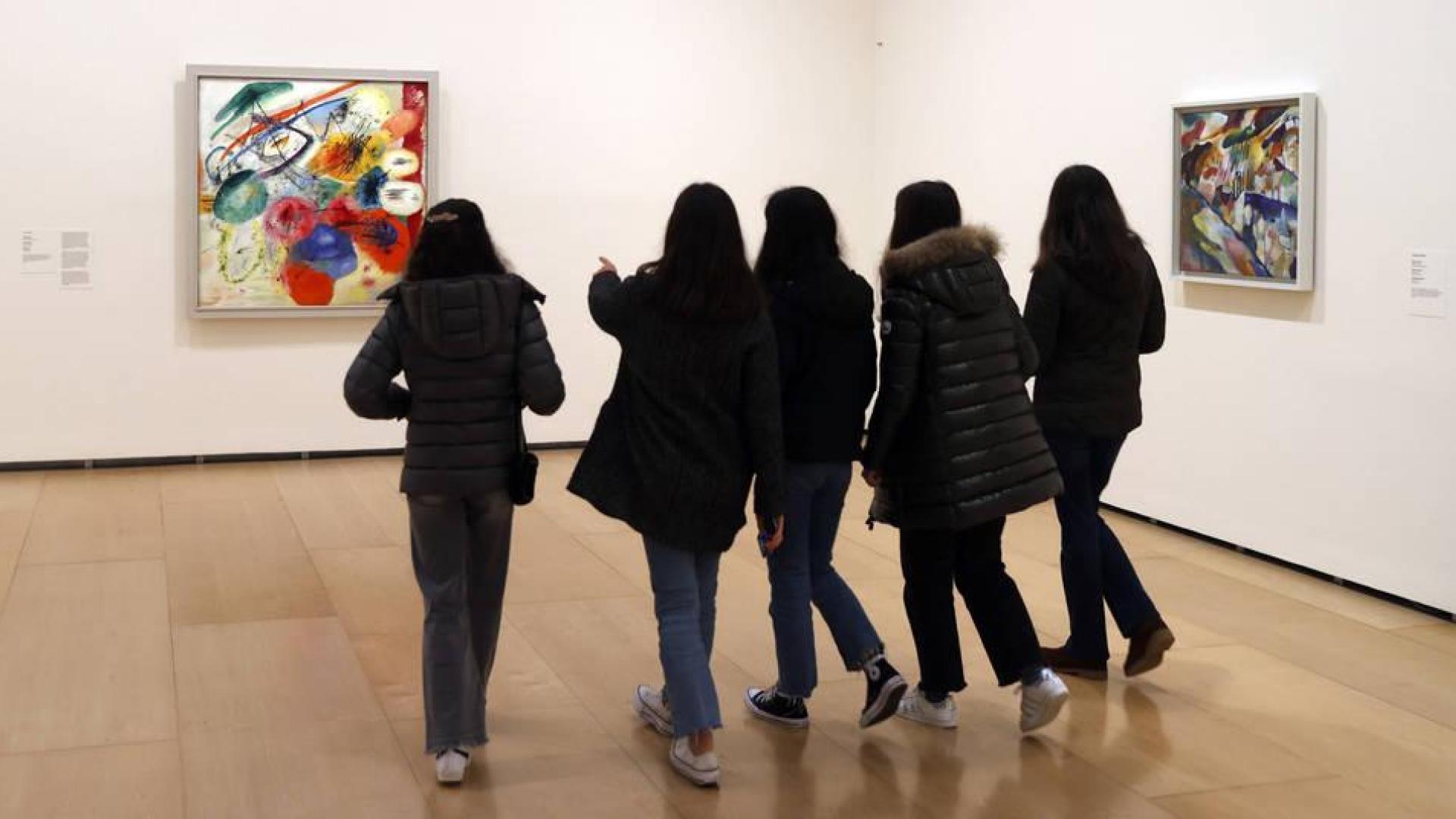 La salud, la educación y la familia, pilares fundamentales de los jóvenes españoles