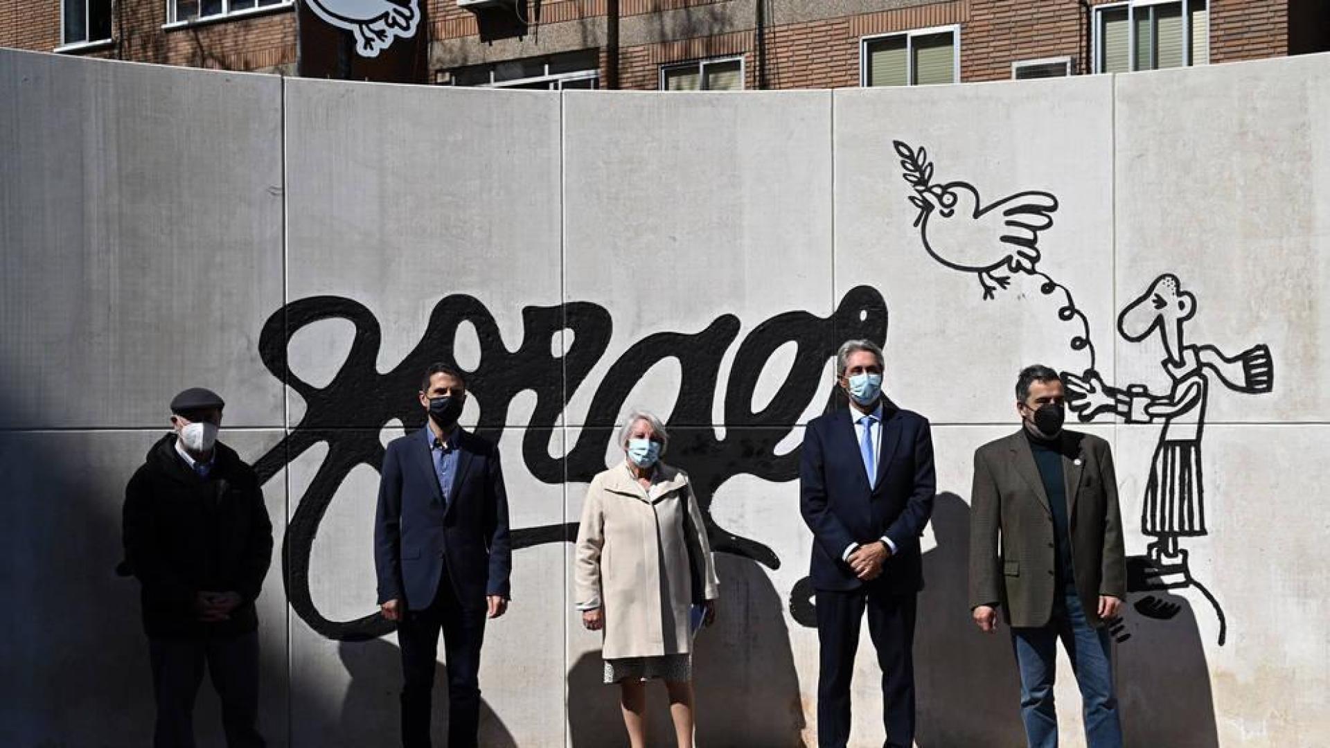 Alcalá de Henares inaugura un monumento y una glorieta dedicados a Forges