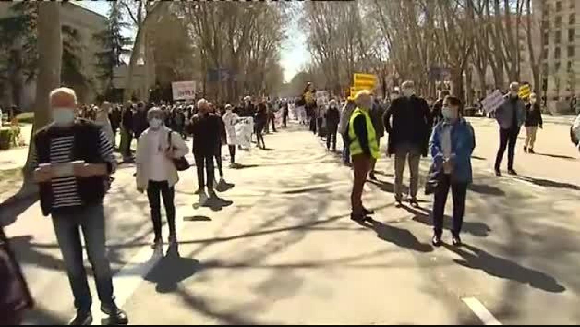Madrid se moviliza para defender la sanidad pública