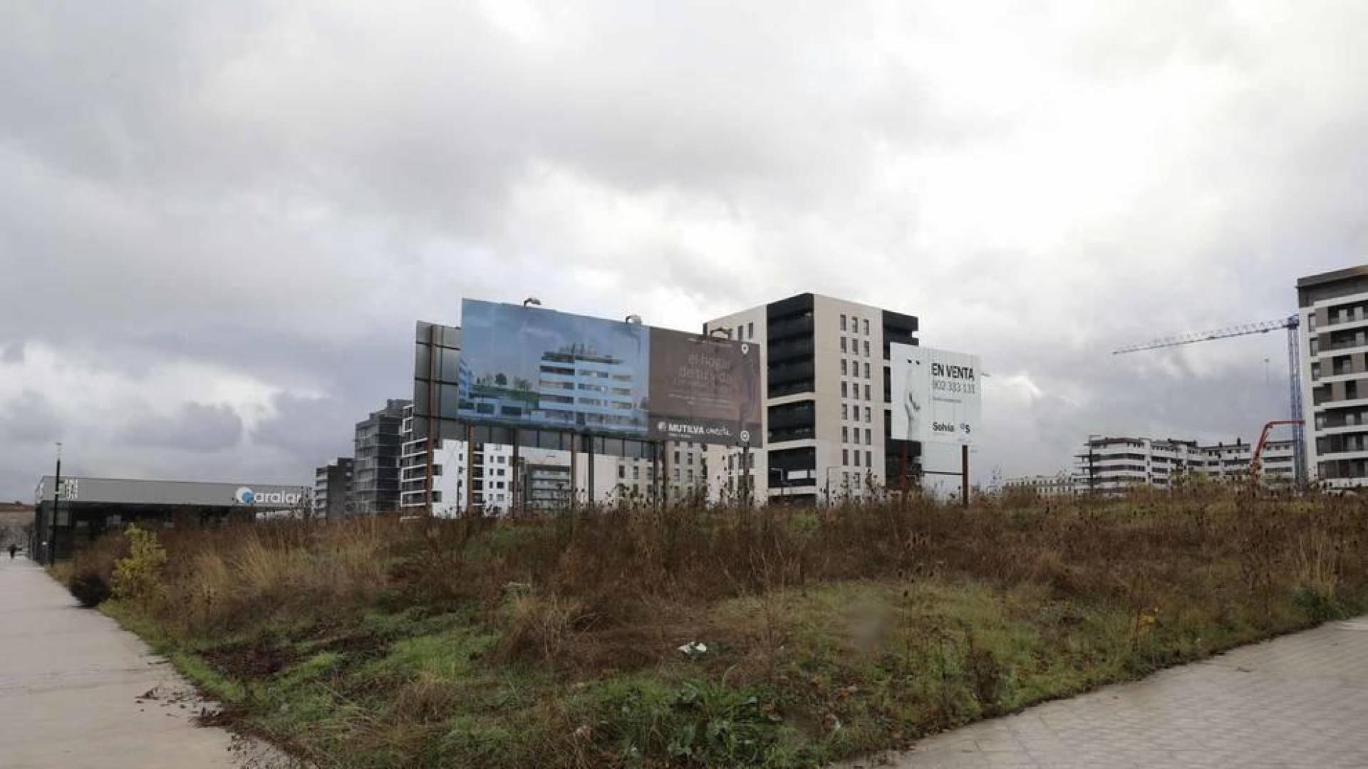 Un hotel que ocupará casi una manzana completa, una residencia de estudiantes y otra para personas mayores se van a repartir a lo largo de la avenida Juan Pablo II