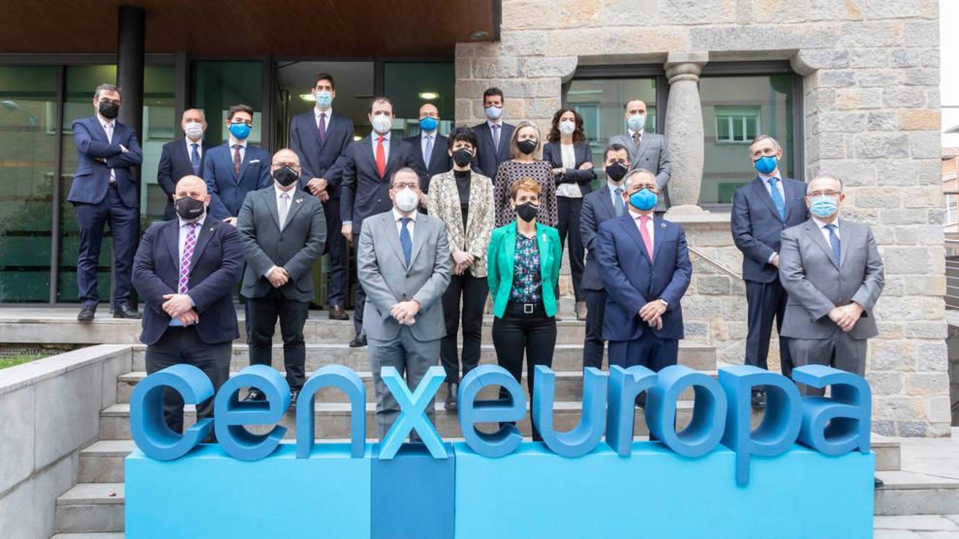 Participantes en la jornada 'Next Generation y cenxeuropa: claves para el futuro empresarial' organizada por la CEN