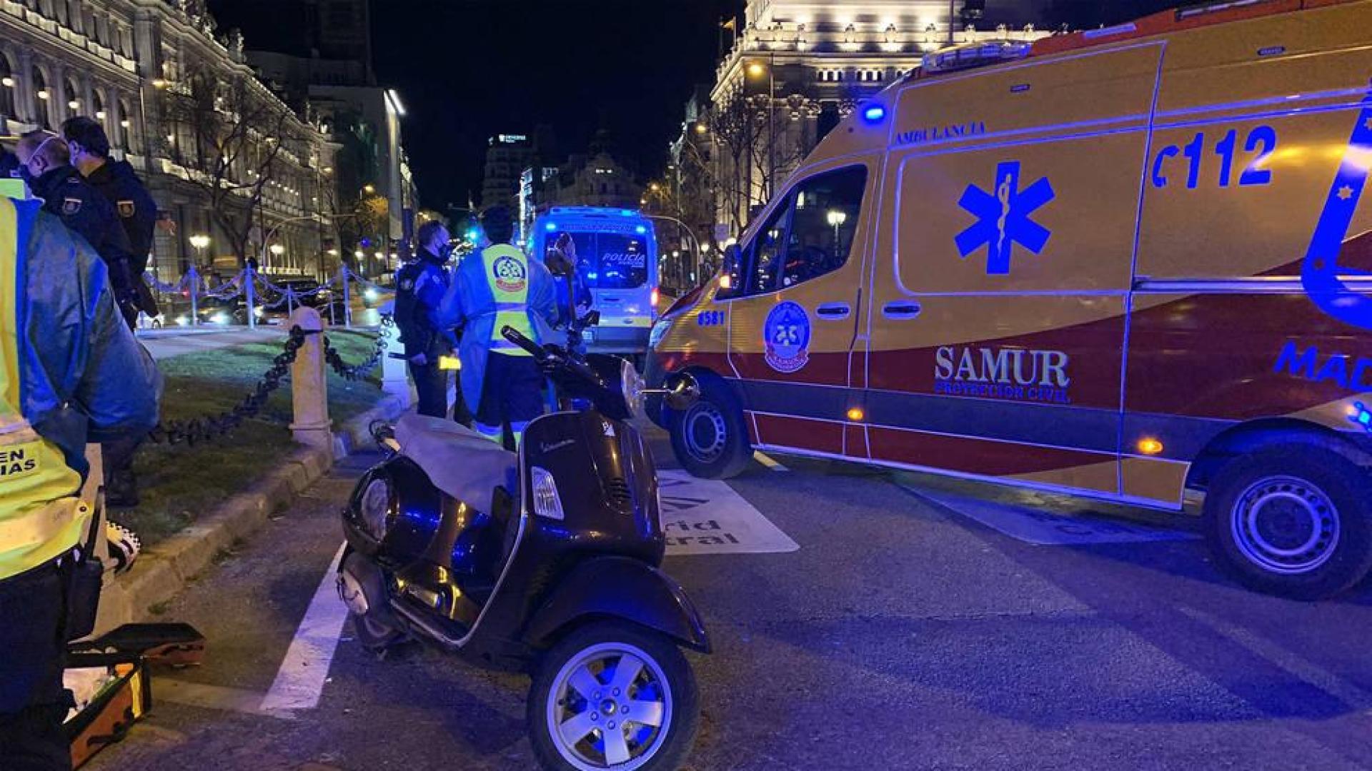 Muere un motorista tras chocar con otro en la madrileña plaza de Cibeles