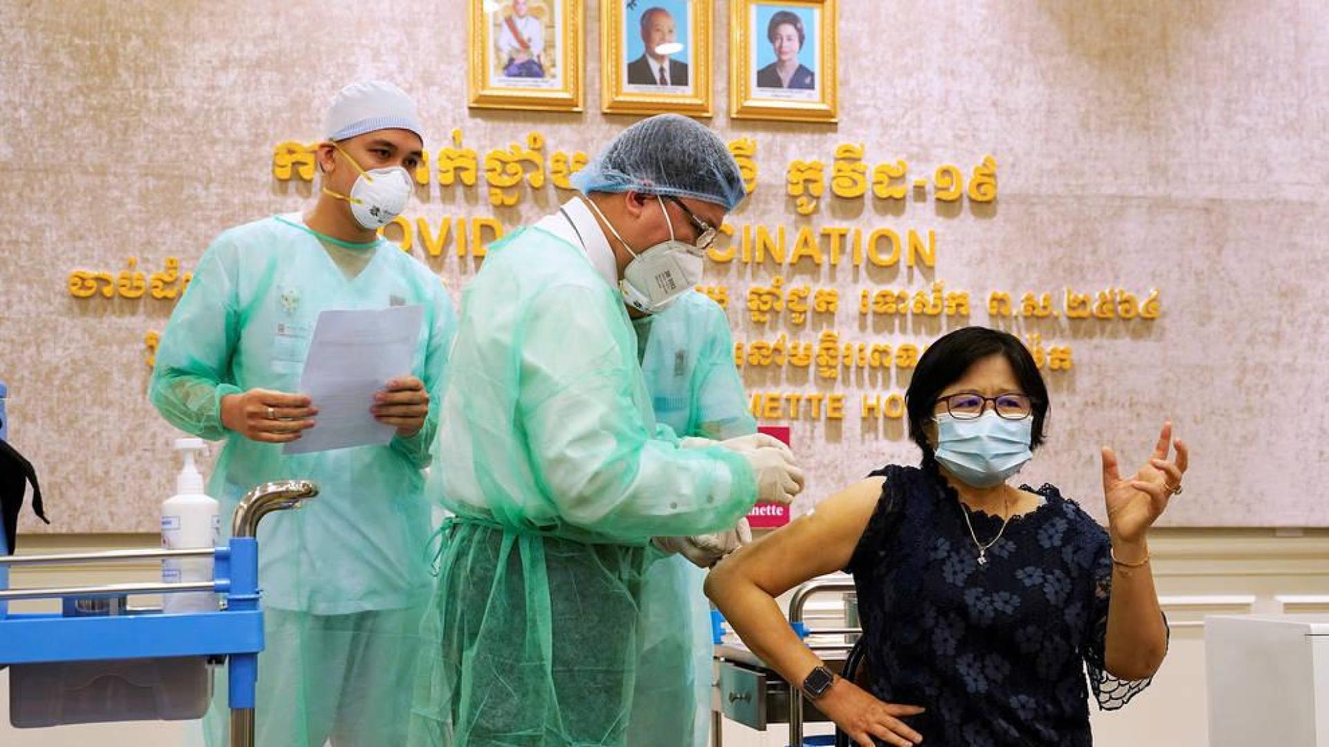 China analiza la efectividad de una tercera dosis contra nuevas variantes