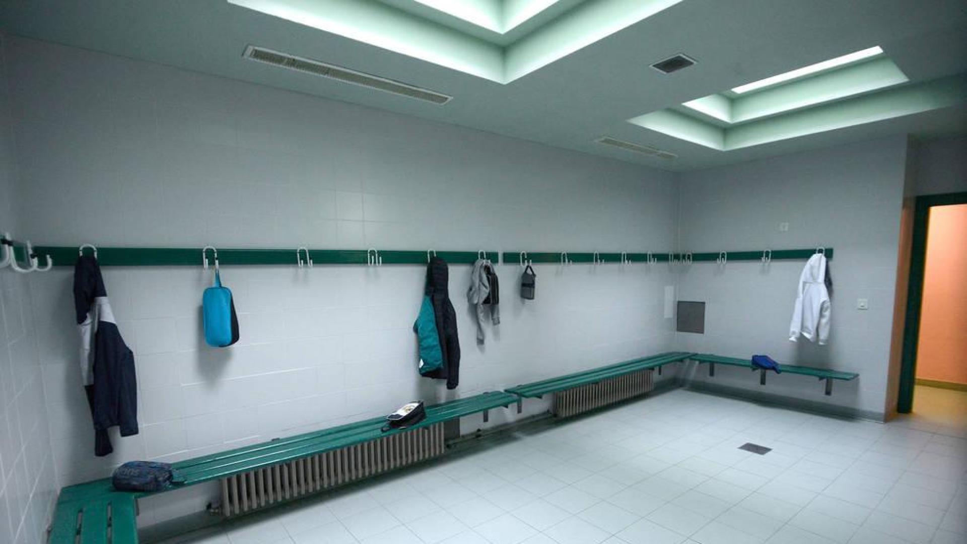 Peralta inicia los trámites para renovar los vestuarios del pabellón 1