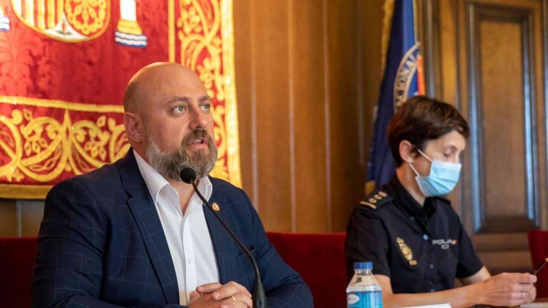 El delegado del Gobierno en Navarra, José Luis Arasti, en una rueda de prensa anterior.