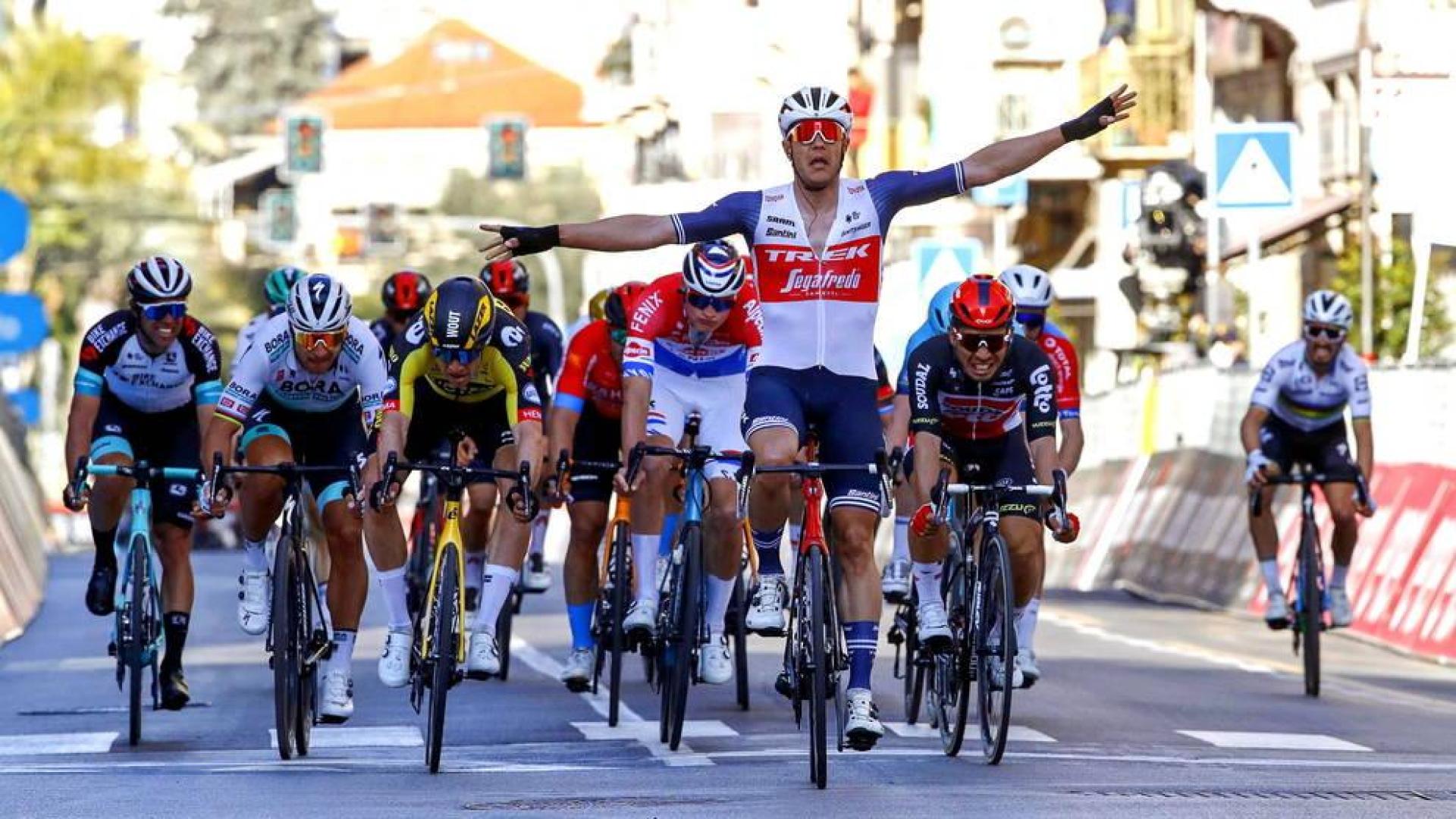 El belga Jasper Stuyven se corona en la Milán-San Remo