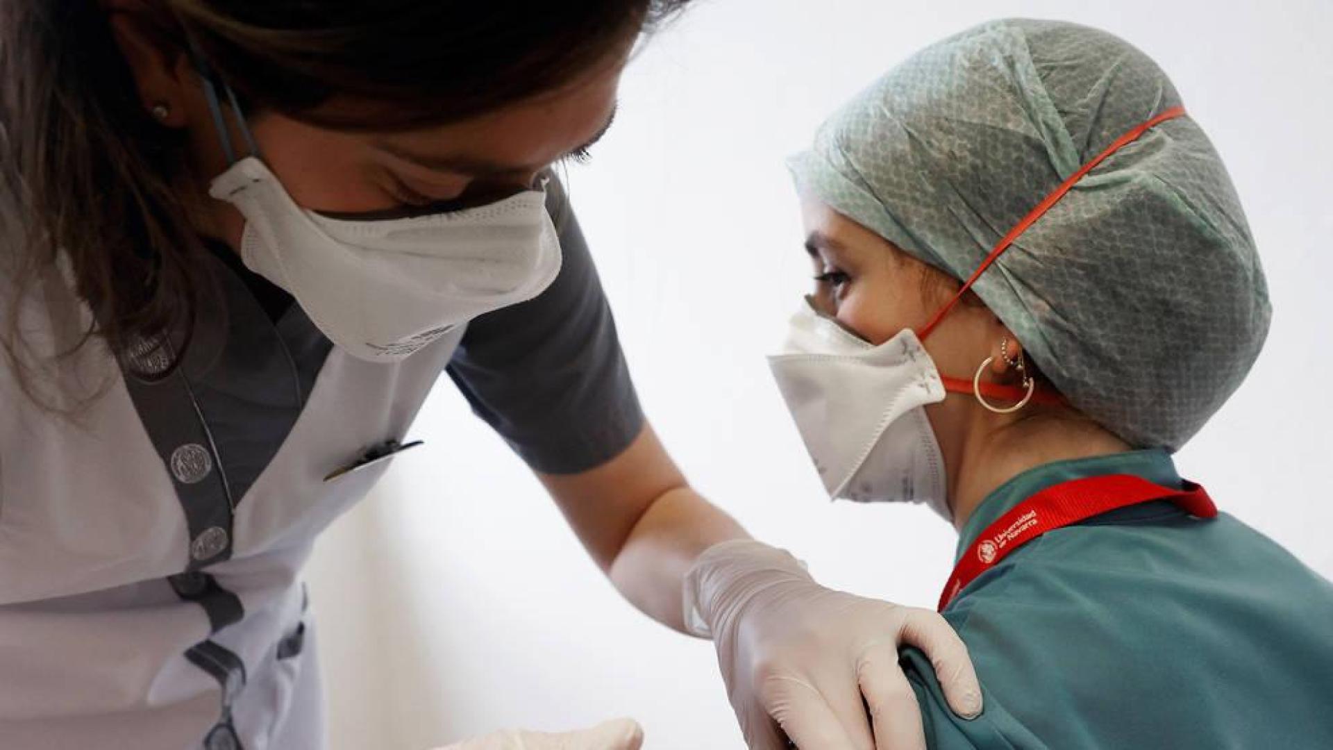 Navarra no registra reacciones graves a la vacuna tras 28.796 dosis