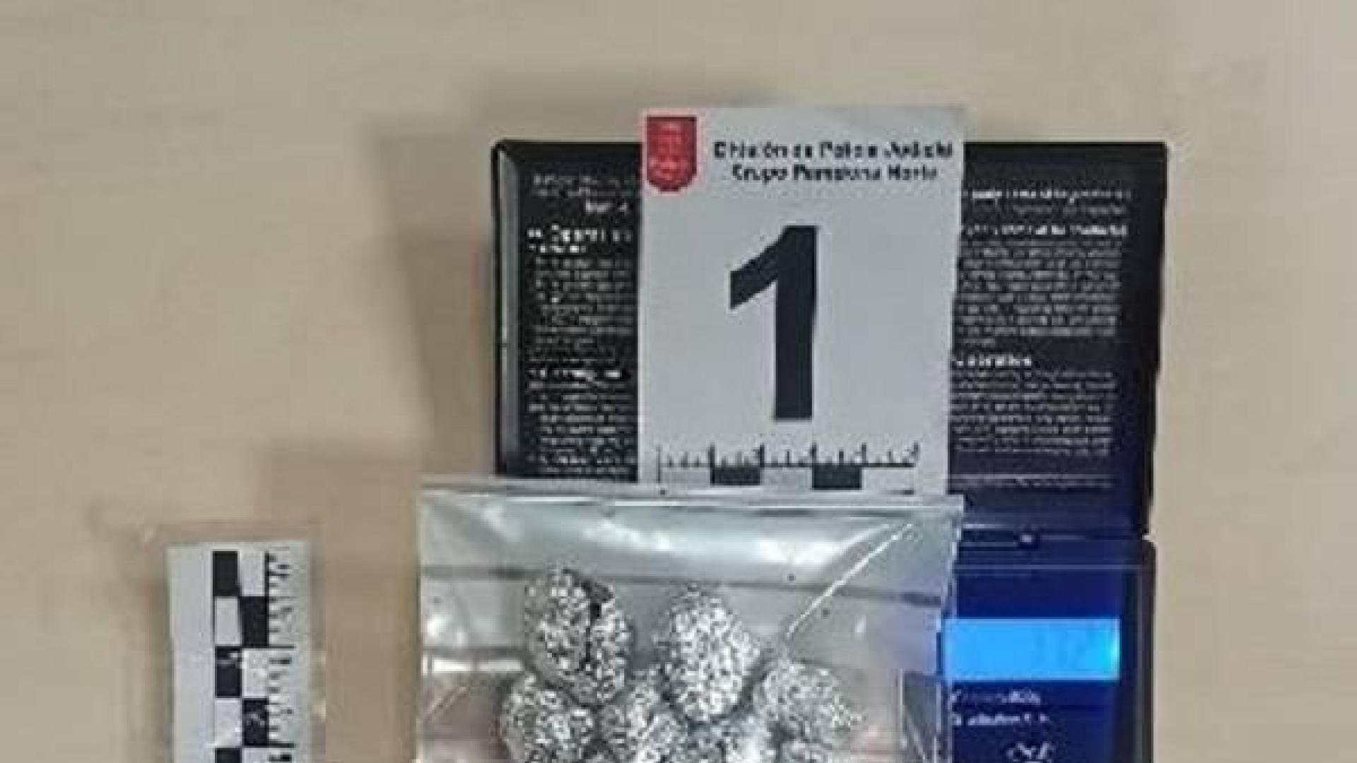 Detenido un menor en Pamplona por tráfico de drogas.