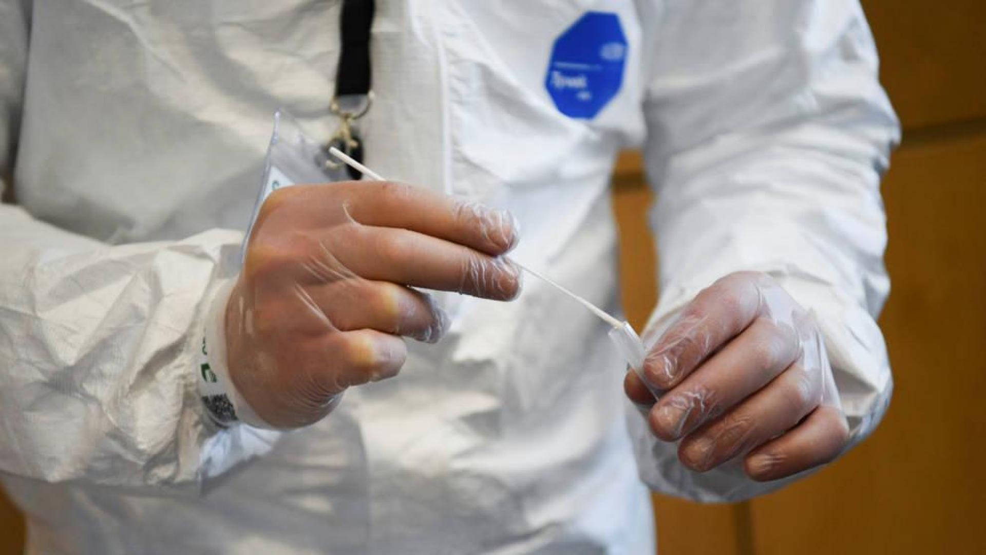 Sanidad notifica 7.026 nuevos casos, 320 muertes y la incidencia acumulada sube hasta 132