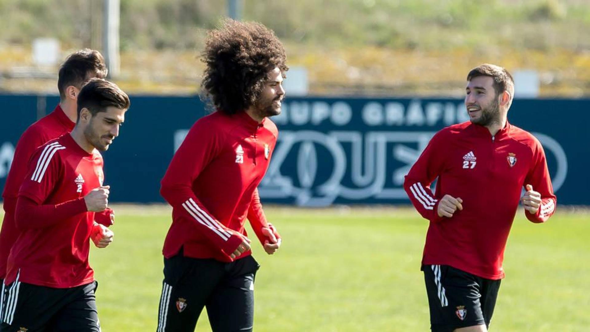 Jon Moncayola, a la derecha, junto a Nacho Vidal y Aridane.