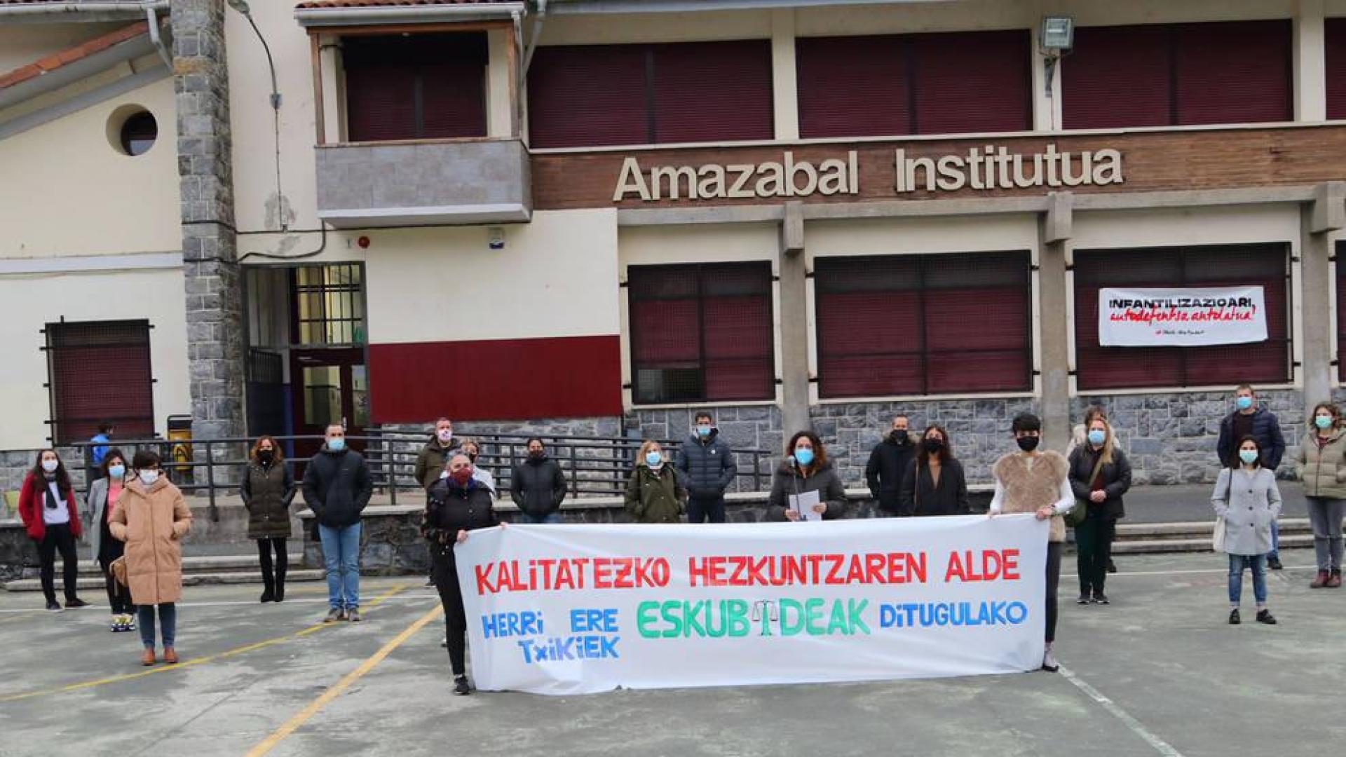 Denuncian el cierre del comedor en el instituto de Leitza para 100 alumnos