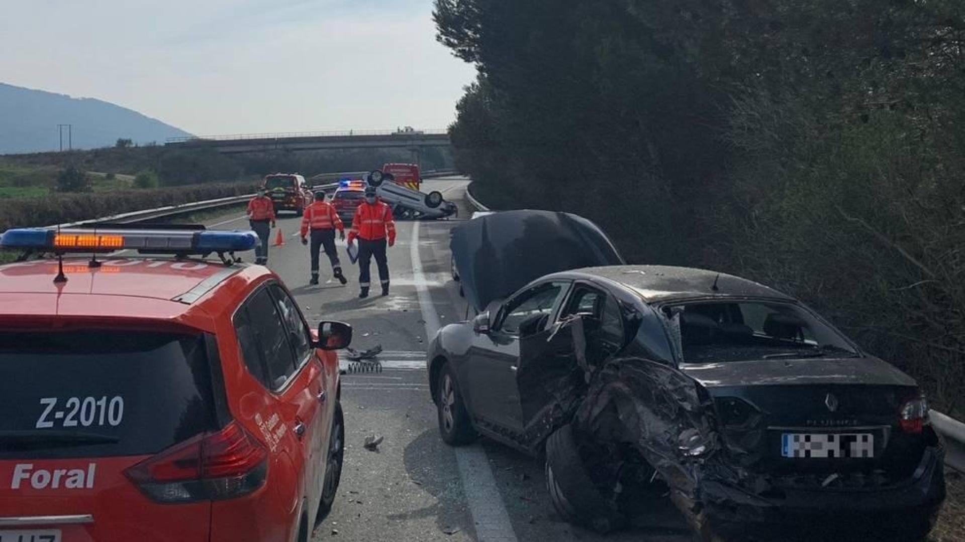 Cuatro heridos en una colisión múltiple en la AP-15, a la altura de Berrioplano