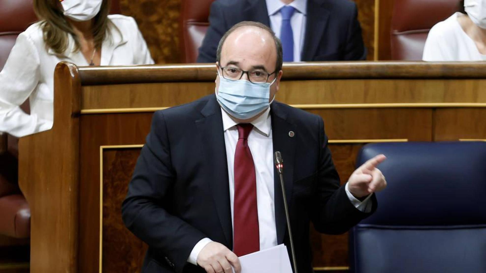 Iceta, primer ministro vacunado contra la covid-19