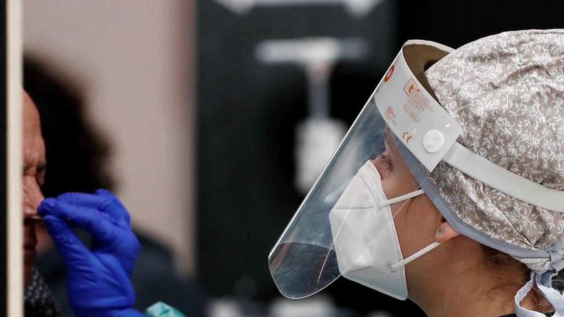 Imágenes de este lunes 19 de octubre de las pruebas PCR realizadas en Refena
