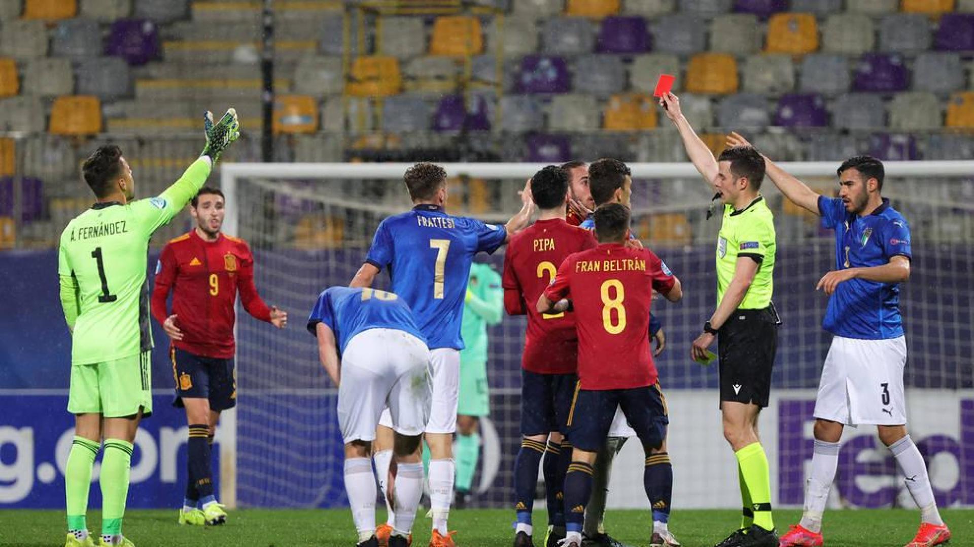 La UEFA no perdona la roja a Óscar Mingueza