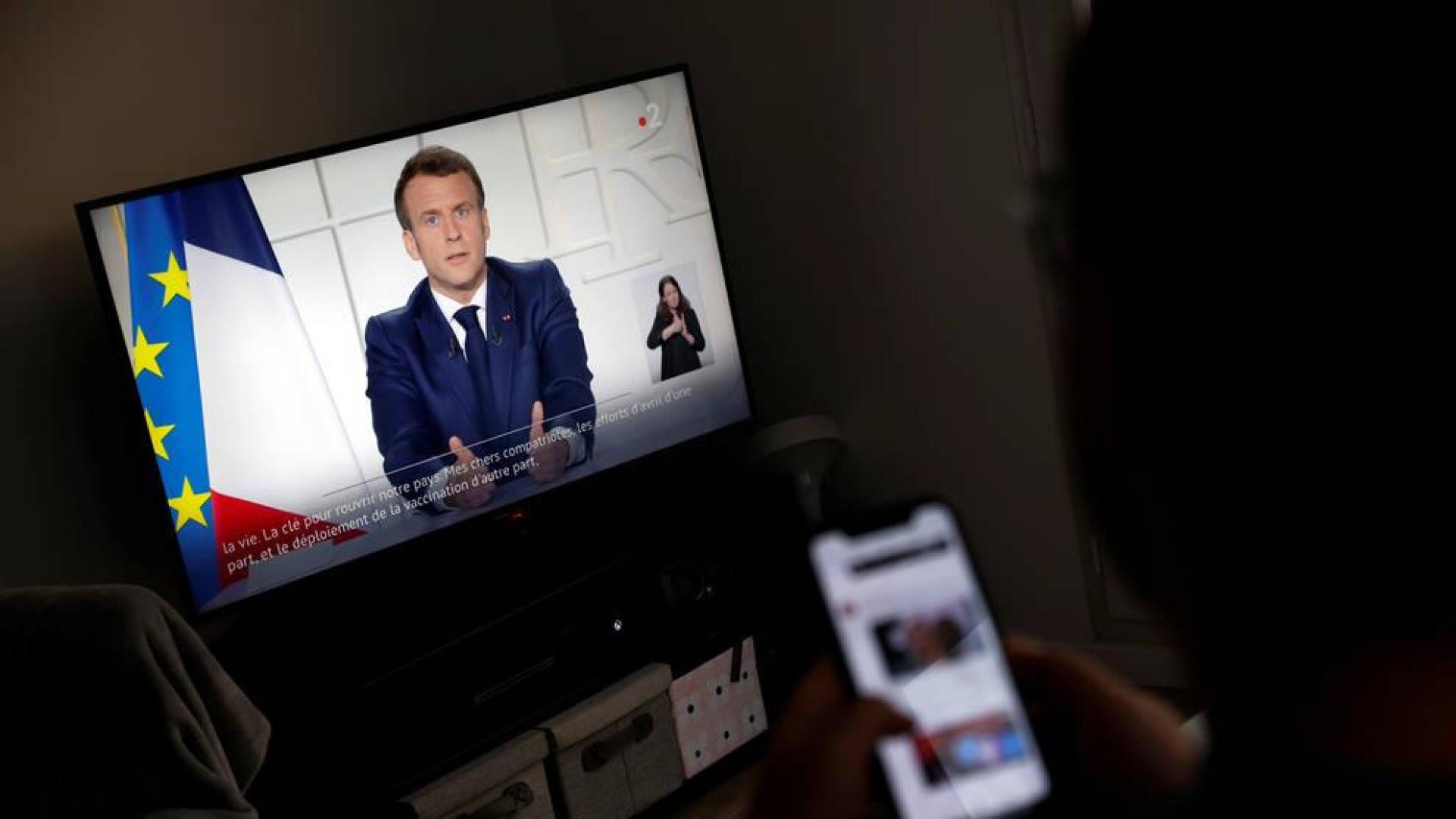 Macron pone a toda Francia en confinamiento
