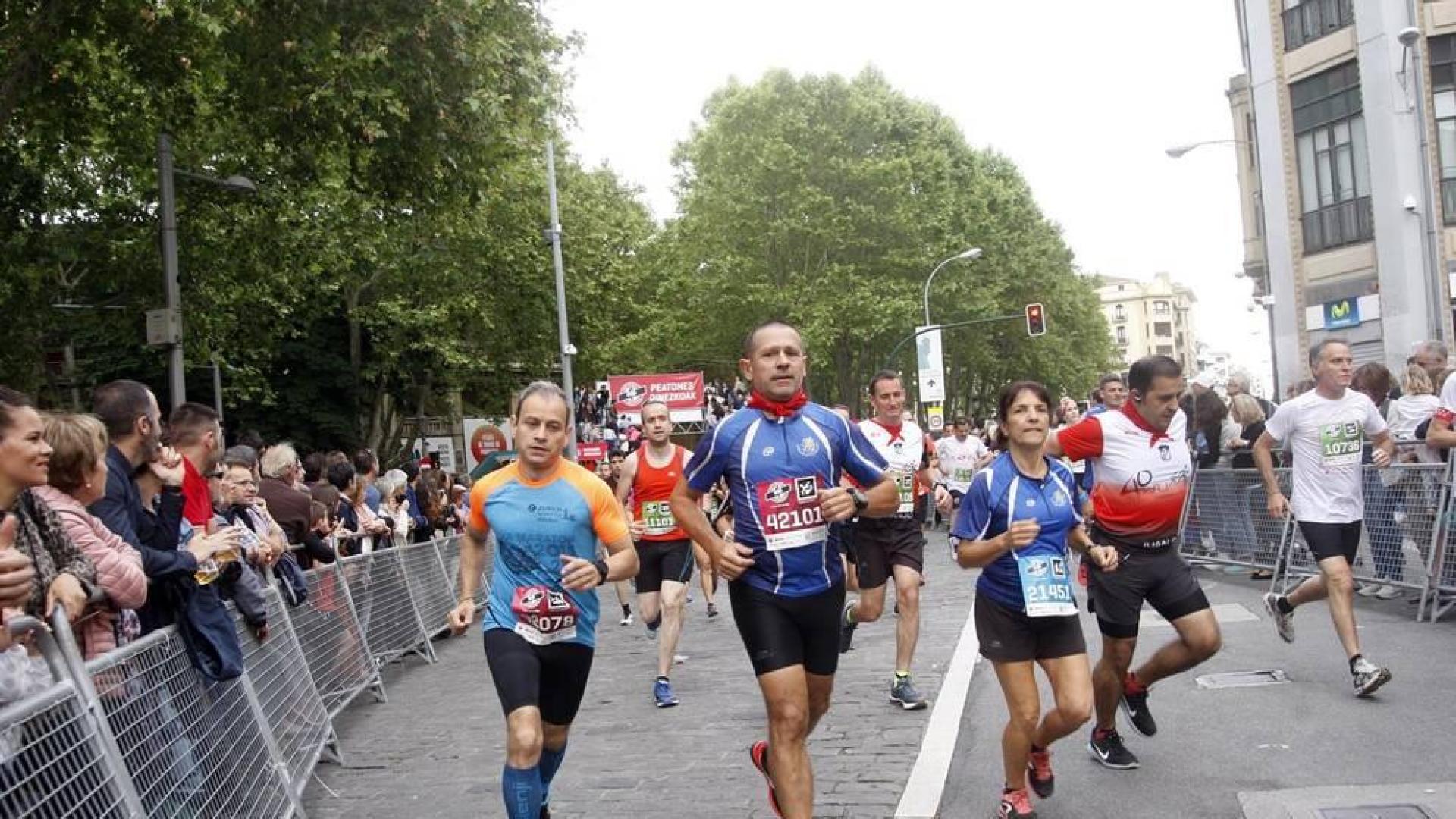 Imágenes de las carreras de 10, 21 y 42 km EDP San Fermin Marathon
