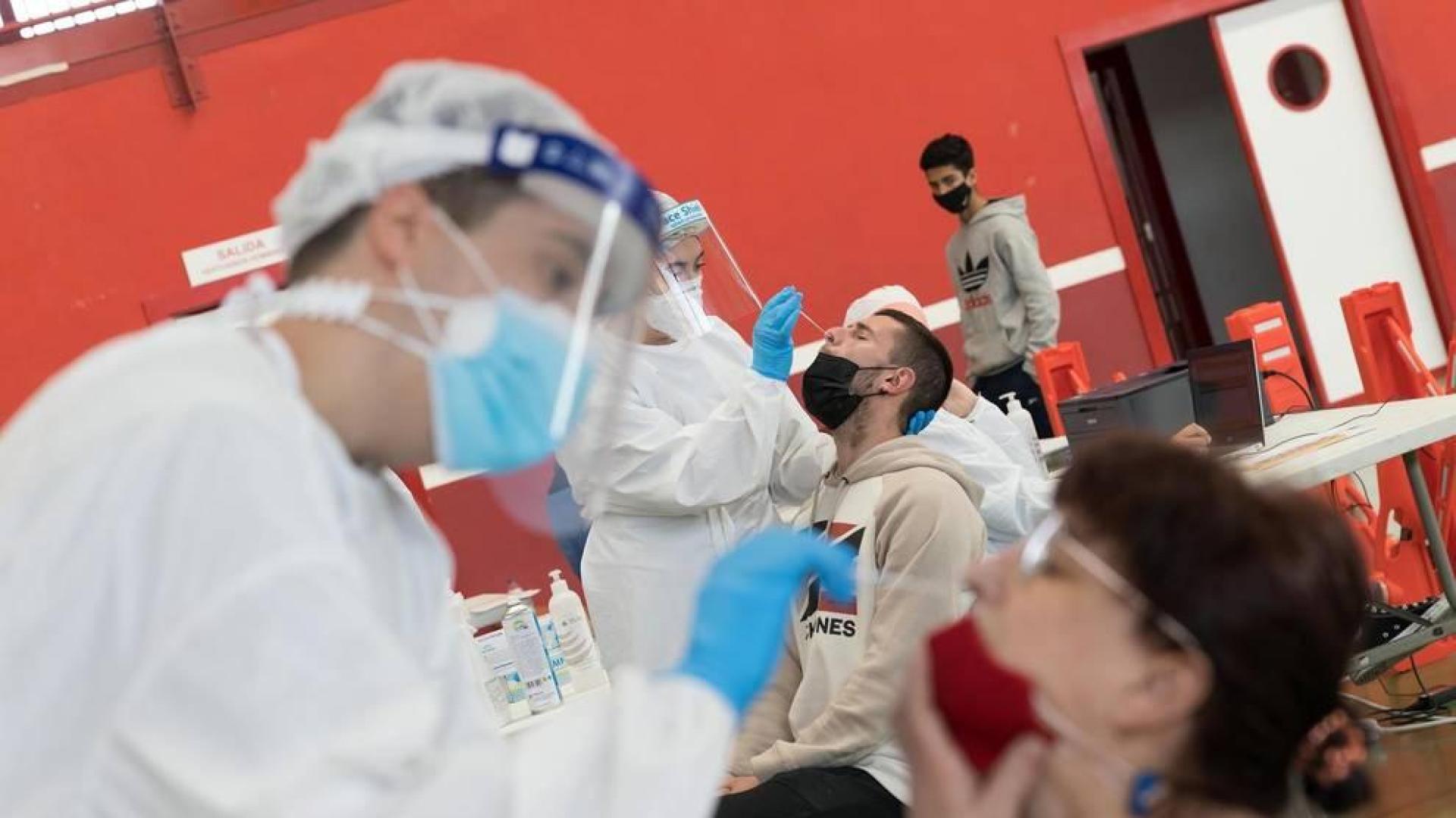 El departamento de Salud está llevando a cabo este viernes, 2 de abril, un cribado en Arguedas ante el incremento de positivos de Covid-19 registrado en los últimos días.