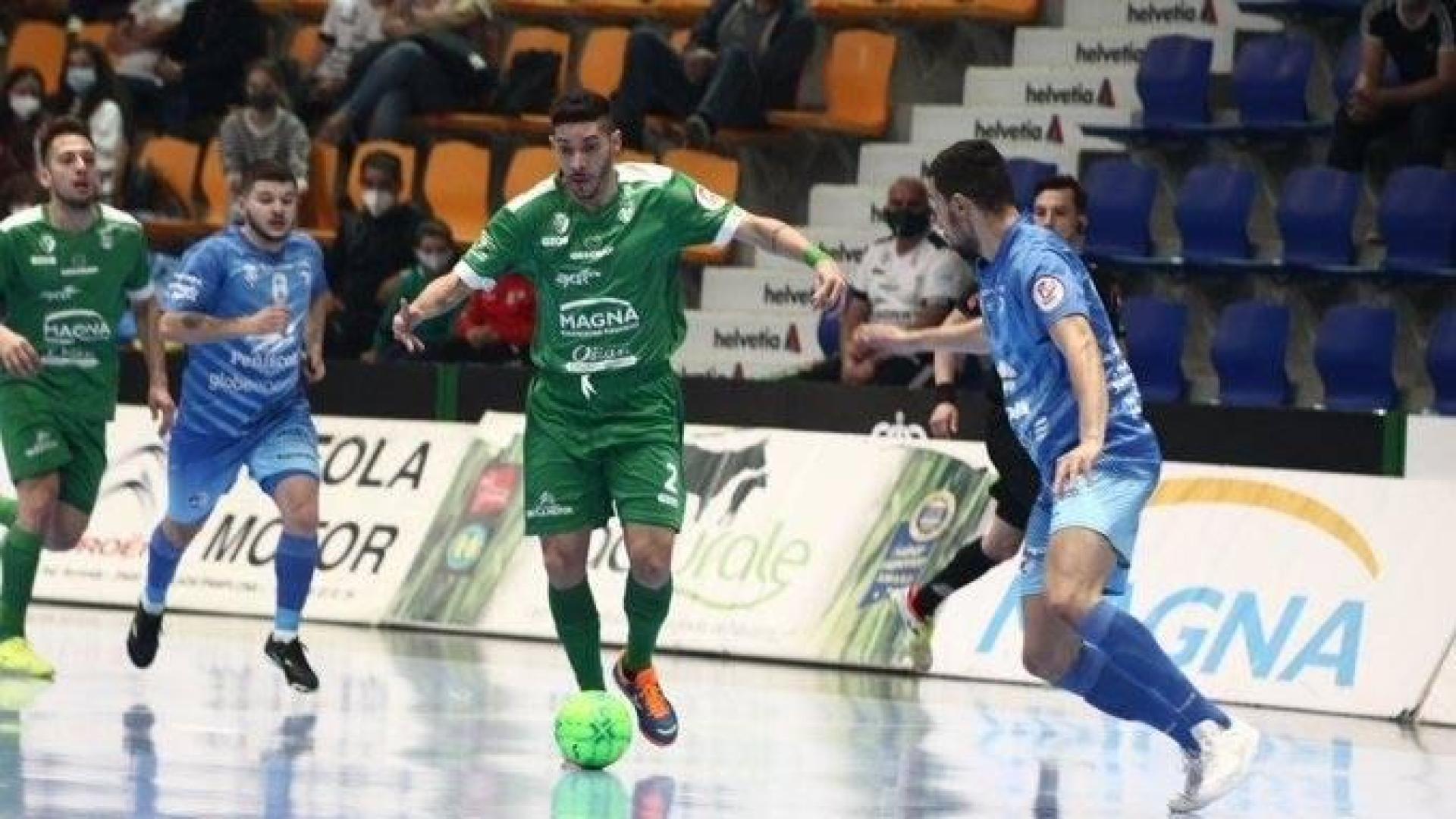 Un gol de Dani Zurdo a dos minutos del final establece el reparto de puntos