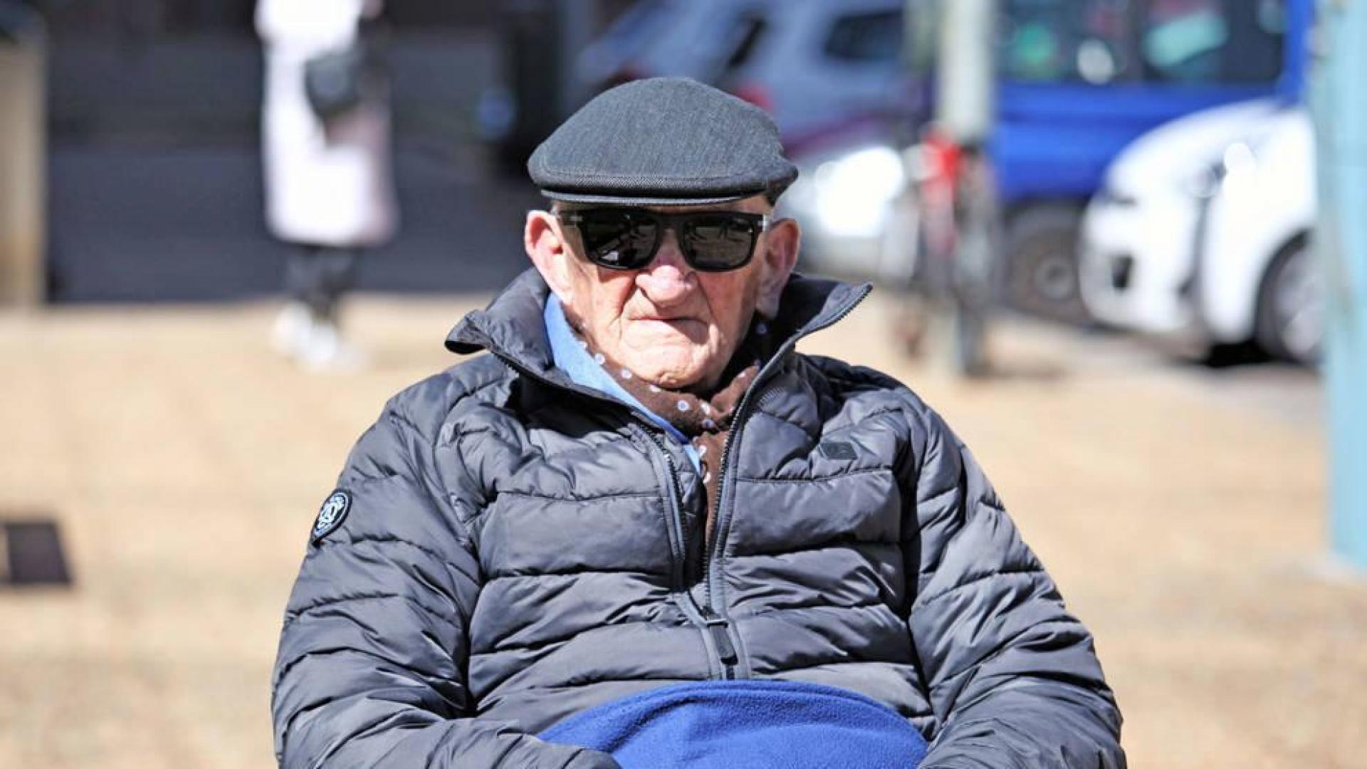 Con 103 años, Dionisio ha vuelto a los paseos y el vermú
