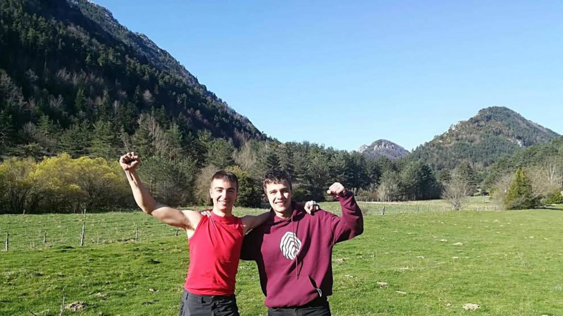Ilesos tras pasar la noche en una repisa de la peña Ezkaurre