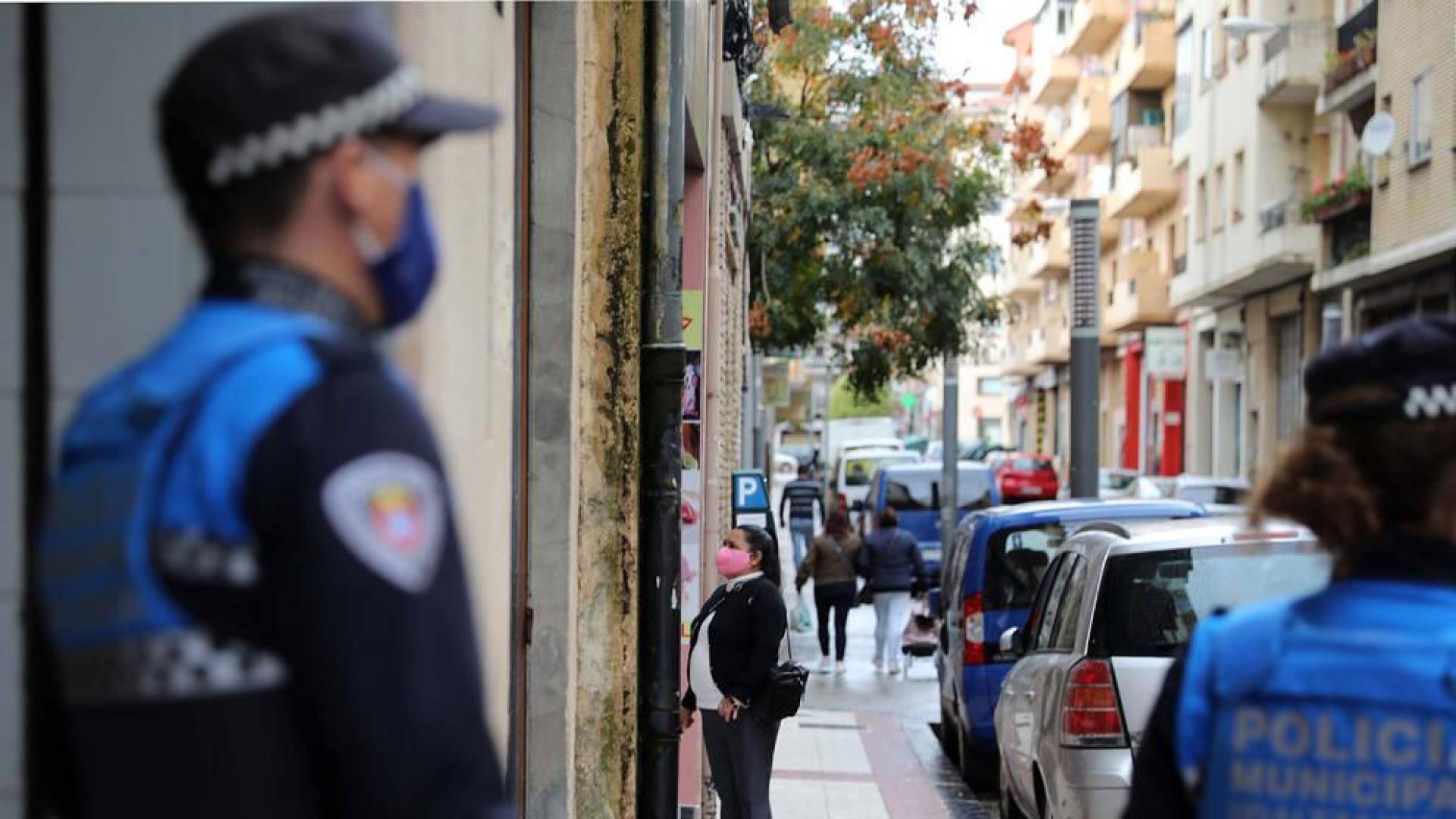 Avisos de vecinos y bares alertan a la policía de incumplimientos covid