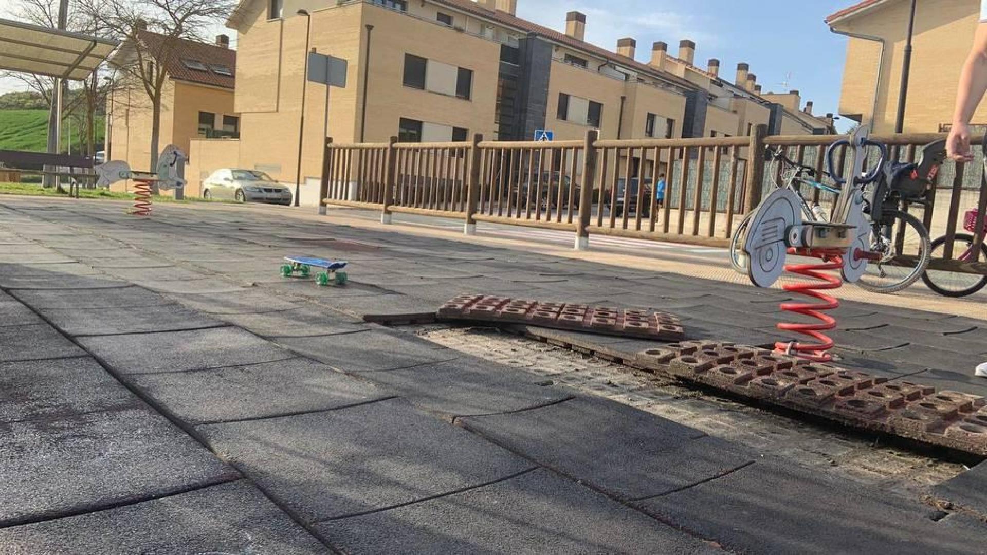 Piden revisión urgente al parque  de concejo de Elorz, en Noáin