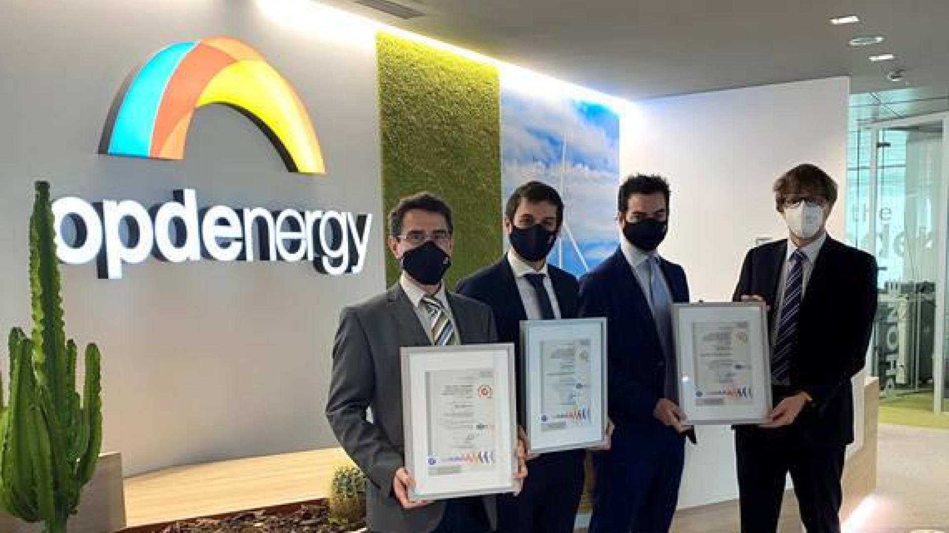 Responsables de Opdenergy, tras obtener la certificación ISO en Calidad, Medio Ambiente, Seguridad y Salud.
